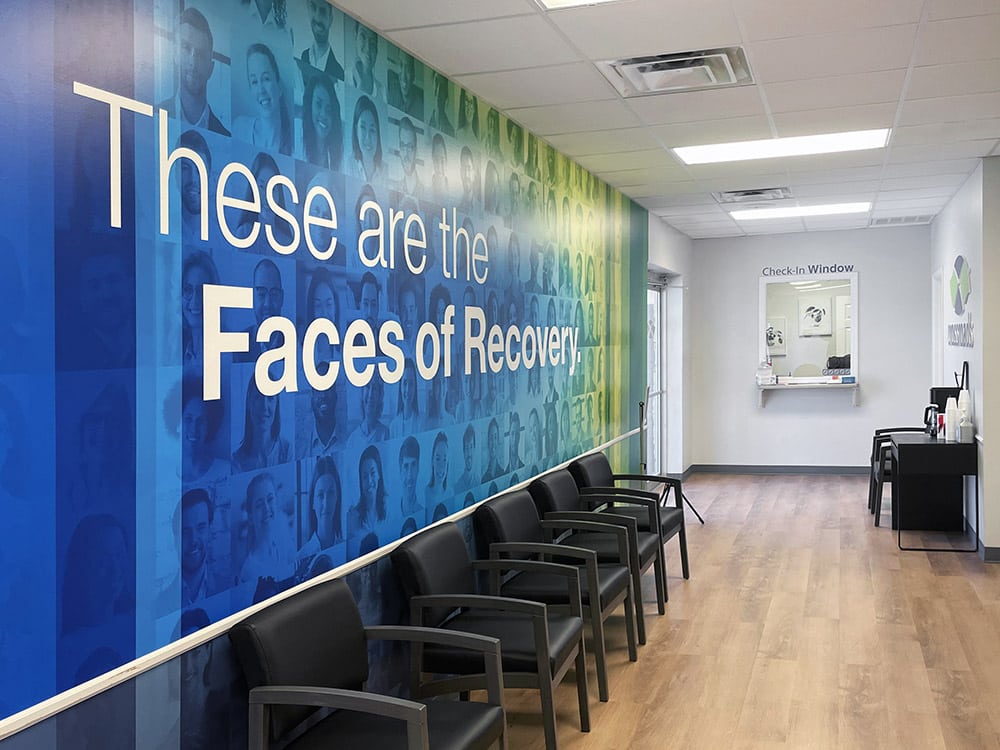 Calhoun GA drug rehab treatment center seating area