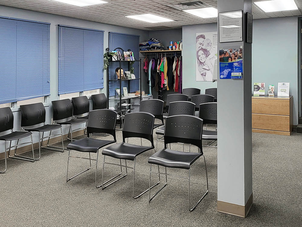Butler PA drug rehab treatment center seating area