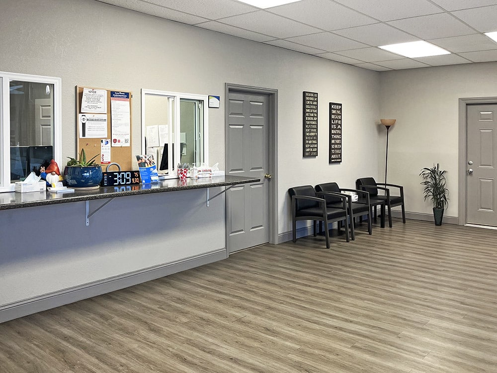 reception desk of suboxone clinic in Harriman TN for drug rehab treatment