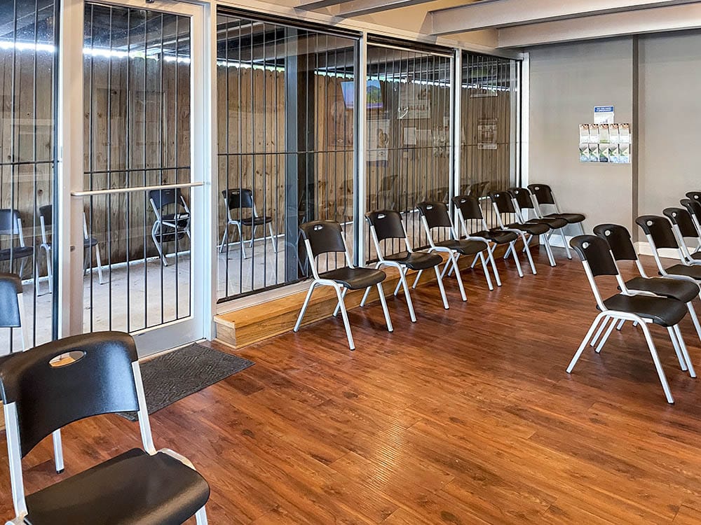 seating area of methadone clinic in Tyler TX for drug addiction treatment